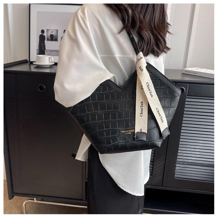 2023 European and American New Fashion Women's Small Design Shoulder Bag Elegant Large Capacity Tote Bag Dropshipping - Images 11