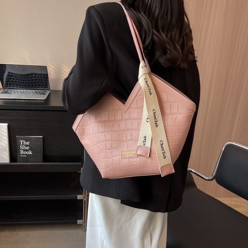 2023 European and American New Fashion Women's Small Design Shoulder Bag Elegant Large Capacity Tote Bag Dropshipping